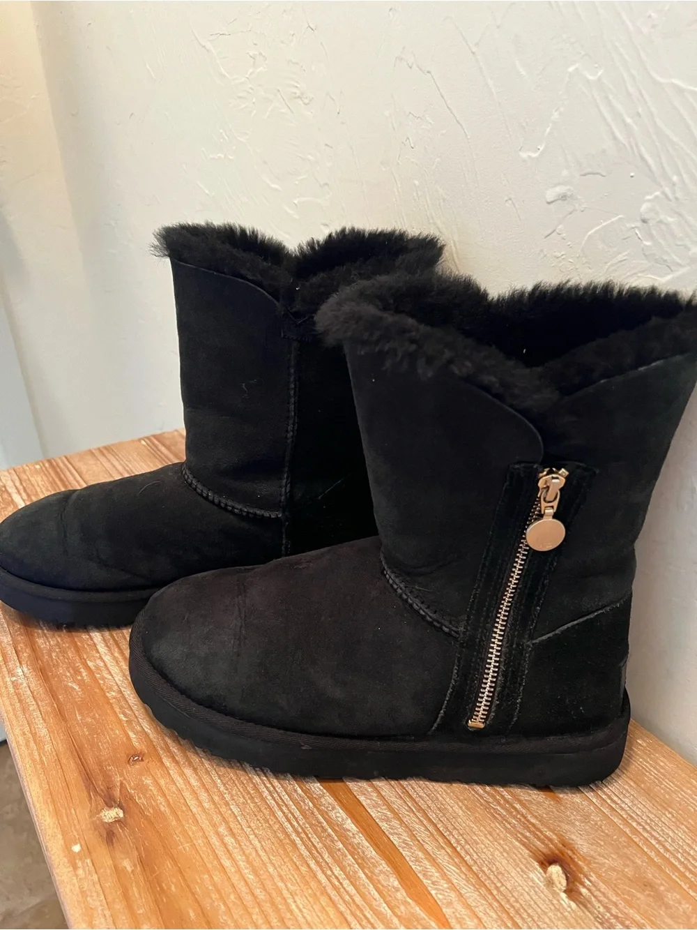 UGG Bailey Zip Black Short Shearling Booties. Women’s Size 8
